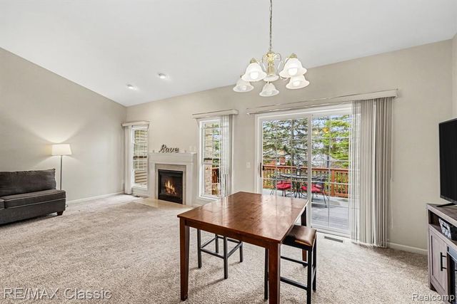 15664 Hunter Grove, Livonia, MI 48154