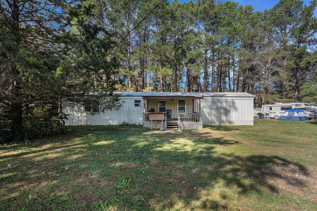 200 Sings Lane, Holly Hill, SC 29059