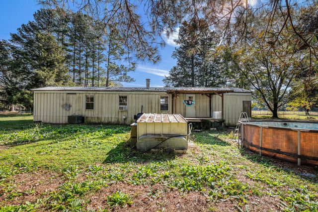 200 Sings Lane, Holly Hill, SC 29059