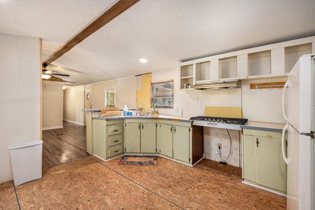 200 Sings Lane, Holly Hill, SC 29059