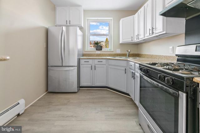 53 DONEGAL SPRINGS RD, Mount Joy, PA 17552