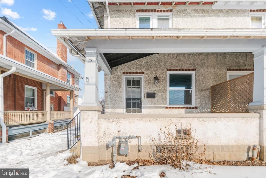 53 DONEGAL SPRINGS RD, Mount Joy, PA 17552