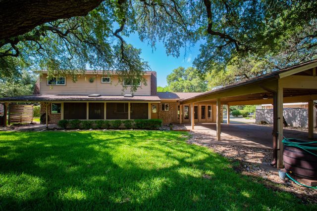8806 Balcones Club DR, Austin, TX 78750