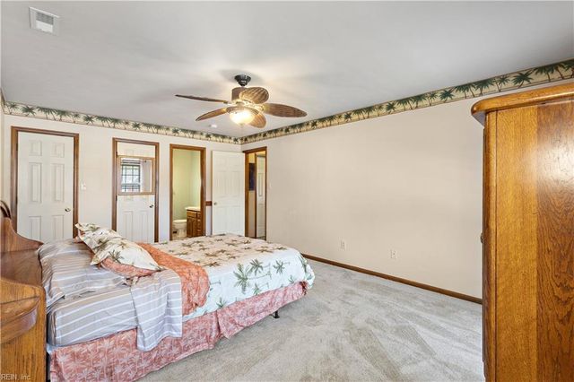 3 Sol Thorpe LN, Chesapeake, VA 23325