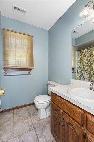 3 Sol Thorpe LN, Chesapeake, VA 23325