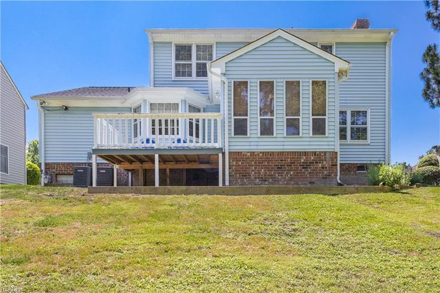 3 Sol Thorpe LN, Chesapeake, VA 23325