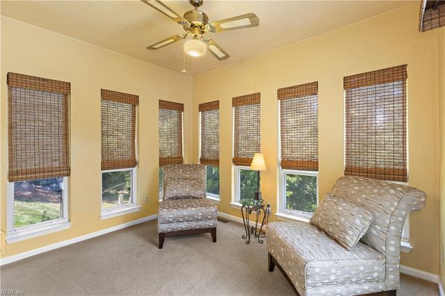 3 Sol Thorpe LN, Chesapeake, VA 23325