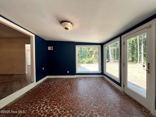 2 Fairway Drive, Whispering Pines, NC 28327