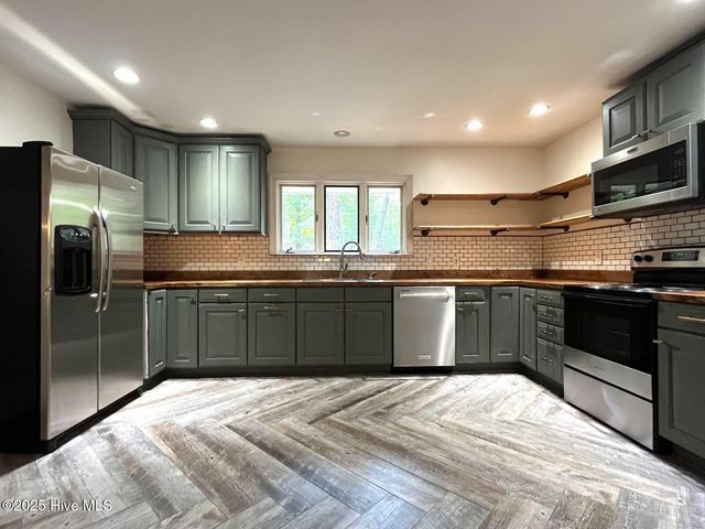 2 Fairway Drive, Whispering Pines, NC 28327