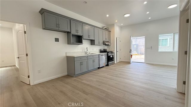 656 E I, Ontario, CA 91764