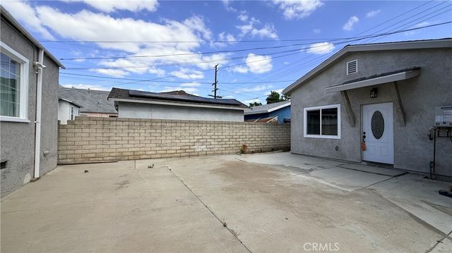656 E I, Ontario, CA 91764
