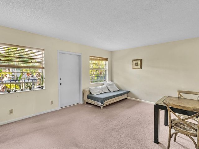 215 NE 16th Avenue 203, Fort Lauderdale, FL 33301