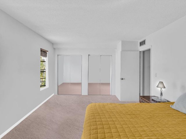 215 NE 16th Avenue 203, Fort Lauderdale, FL 33301