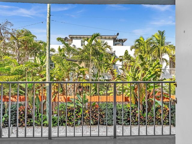 215 NE 16th Avenue 203, Fort Lauderdale, FL 33301