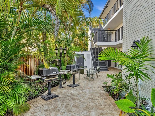 215 NE 16th Avenue 203, Fort Lauderdale, FL 33301