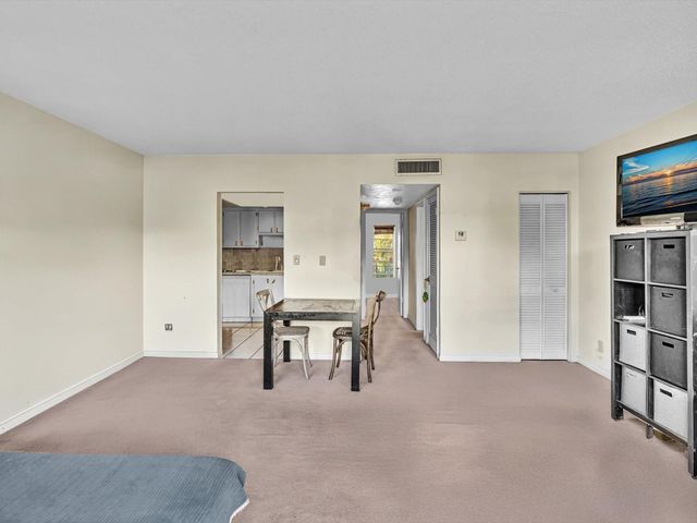 215 NE 16th Avenue 203, Fort Lauderdale, FL 33301