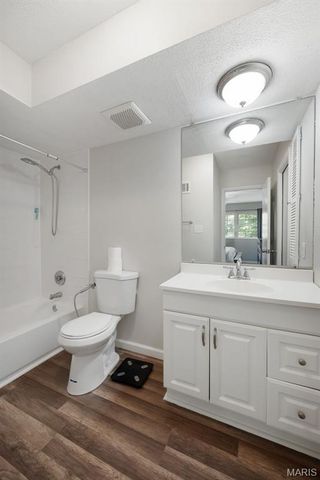 106 Shadalane Walk F, Ballwin, MO 63011