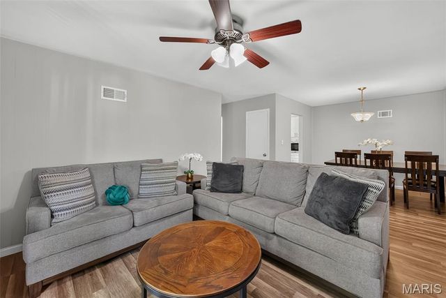 106 Shadalane Walk F, Ballwin, MO 63011