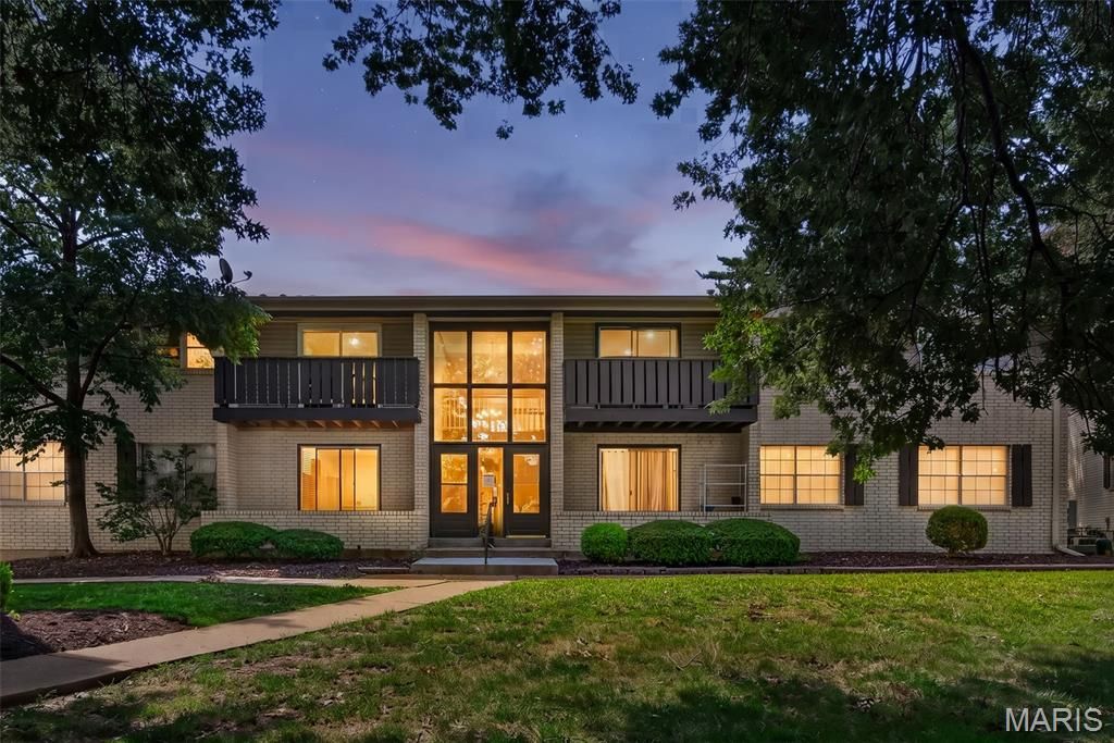 106 Shadalane Walk F, Ballwin, MO 63011