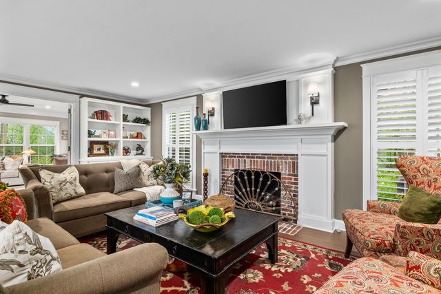 2740 Lake Drive Se, East Grand Rapids, MI 49506