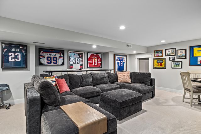 2740 Lake Drive Se, East Grand Rapids, MI 49506