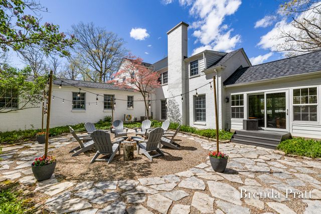 2740 Lake Drive Se, East Grand Rapids, MI 49506