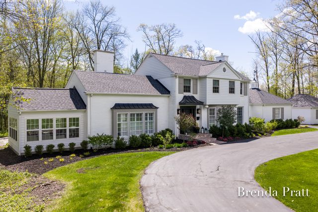 2740 Lake Drive Se, East Grand Rapids, MI 49506