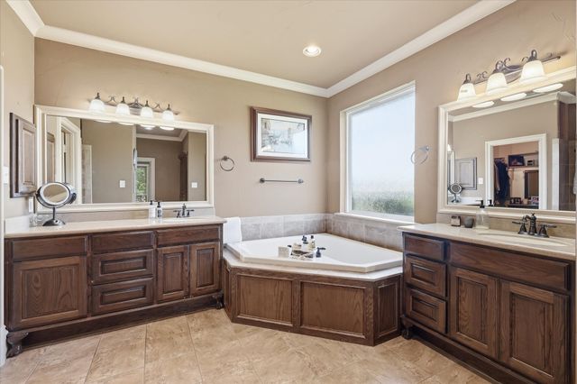 7000 Hunnington Drive, Sanger, TX 76266