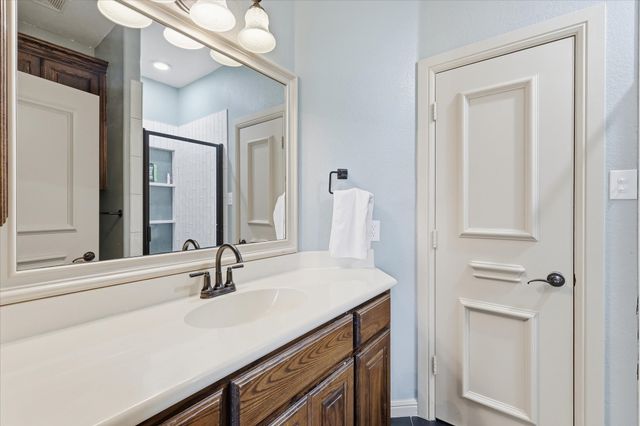 7000 Hunnington Drive, Sanger, TX 76266