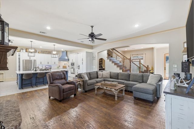 7000 Hunnington Drive, Sanger, TX 76266