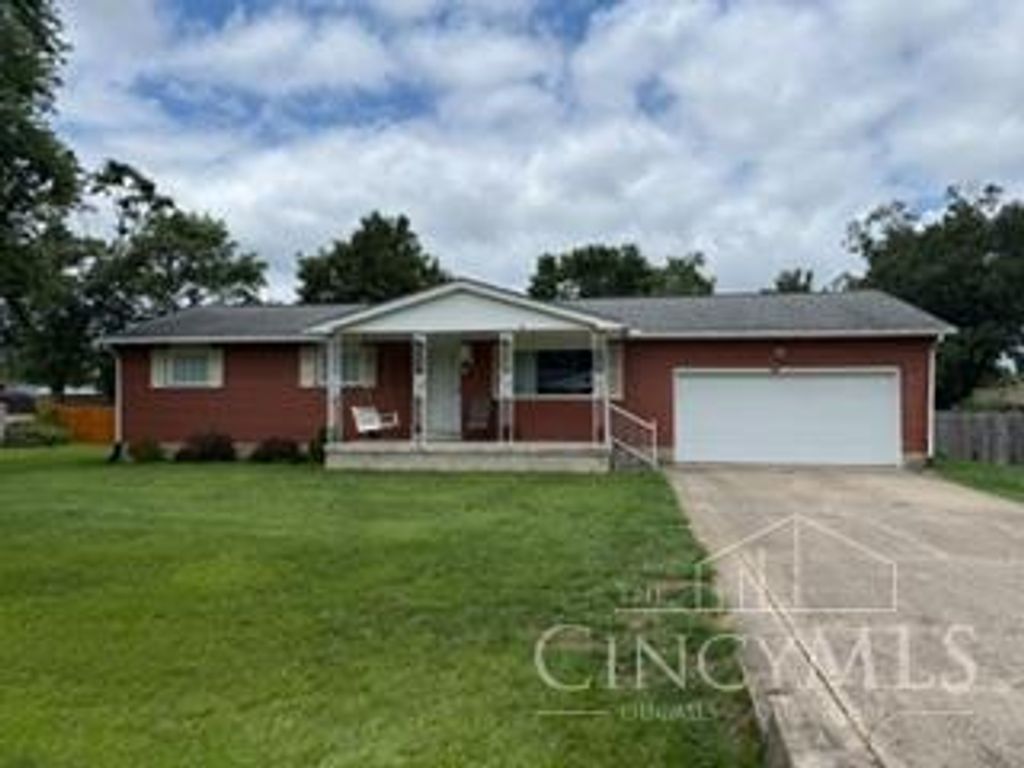 395 Robert Simmons Drive, Carlisle, OH 45005