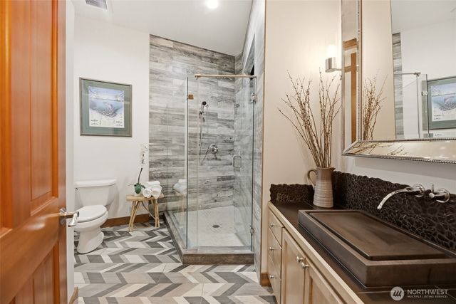 18603 E Spring Lake Drive SE, Renton, WA 98058