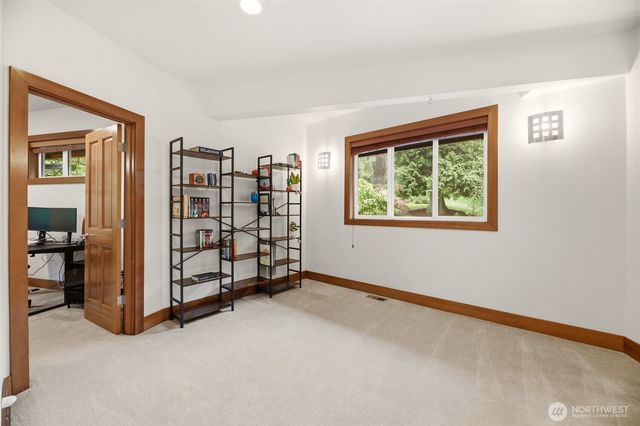 18603 E Spring Lake Drive SE, Renton, WA 98058
