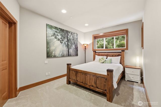 18603 E Spring Lake Drive SE, Renton, WA 98058