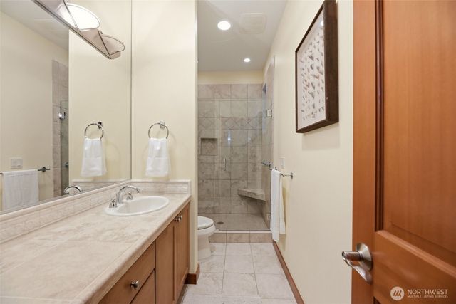 18603 E Spring Lake Drive SE, Renton, WA 98058