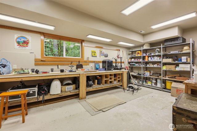 18603 E Spring Lake Drive SE, Renton, WA 98058