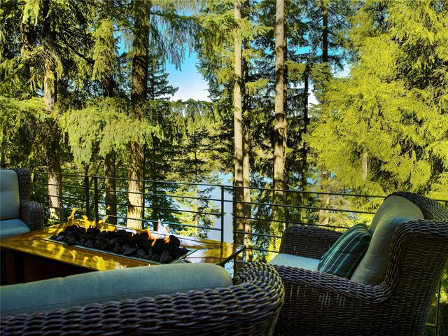 18603 E Spring Lake Drive SE, Renton, WA 98058