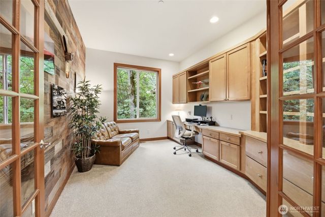 18603 E Spring Lake Drive SE, Renton, WA 98058