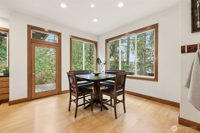 18603 E Spring Lake Drive SE, Renton, WA 98058