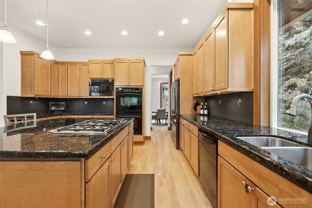 18603 E Spring Lake Drive SE, Renton, WA 98058