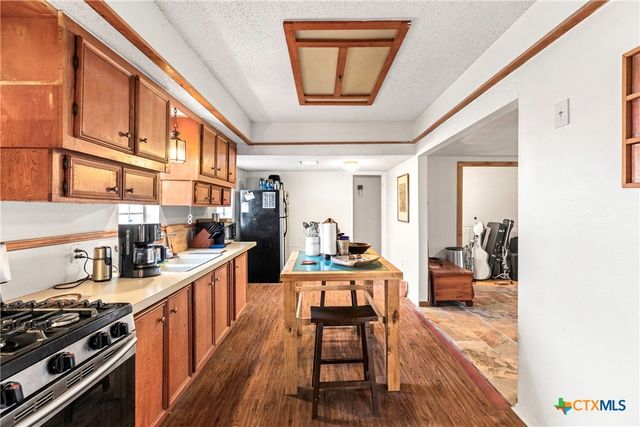 1392 E Market Street, Lockhart, TX 78644