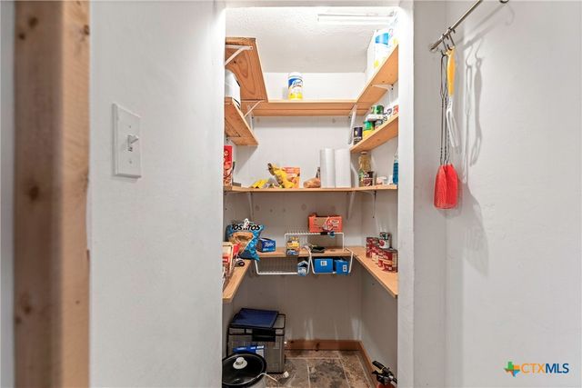 1392 E Market Street, Lockhart, TX 78644