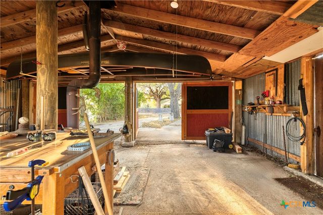 1392 E Market Street, Lockhart, TX 78644