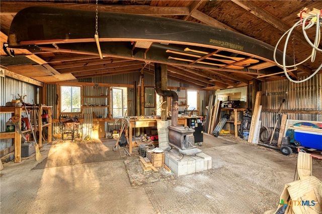 1392 E Market Street, Lockhart, TX 78644