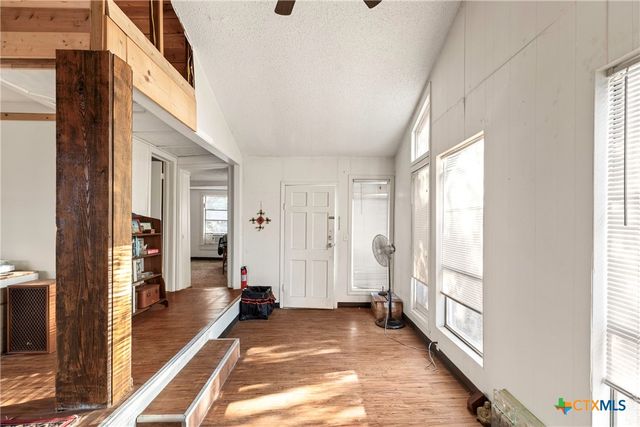 1392 E Market Street, Lockhart, TX 78644