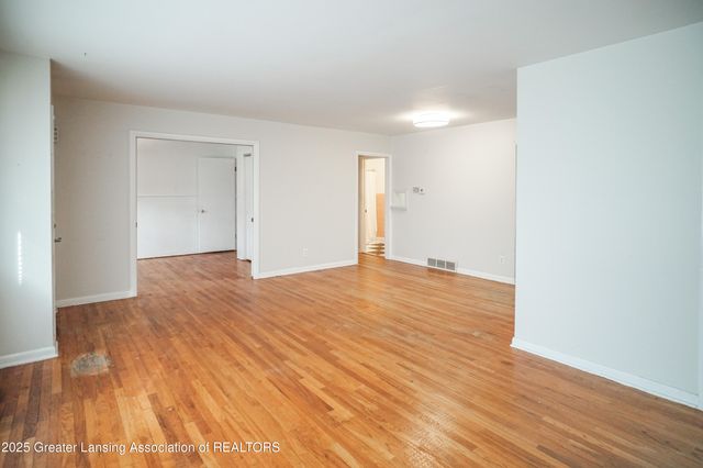 5190 Park Lake Road, East Lansing, MI 48823