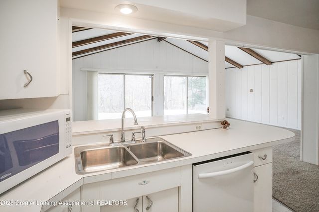 5190 Park Lake Road, East Lansing, MI 48823