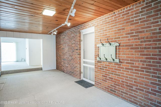 5190 Park Lake Road, East Lansing, MI 48823