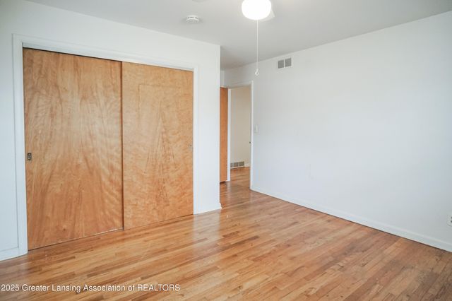 5190 Park Lake Road, East Lansing, MI 48823