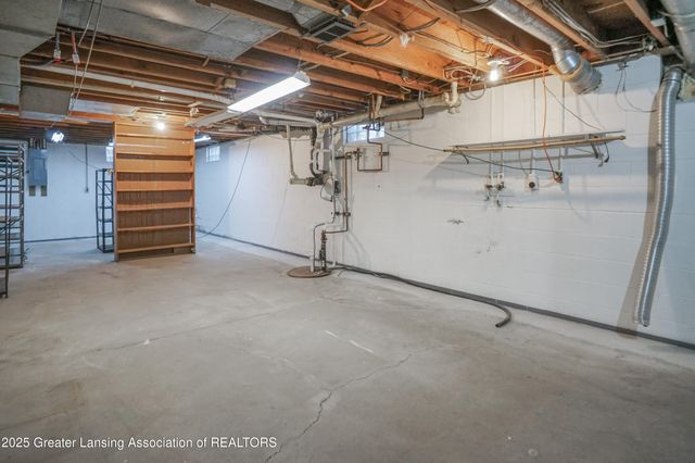 5190 Park Lake Road, East Lansing, MI 48823